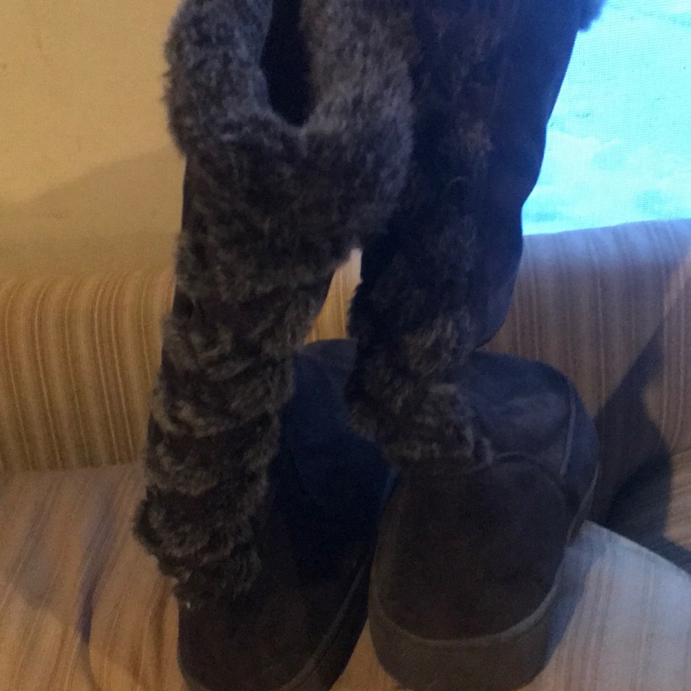 Boots - Picture 6 of 7